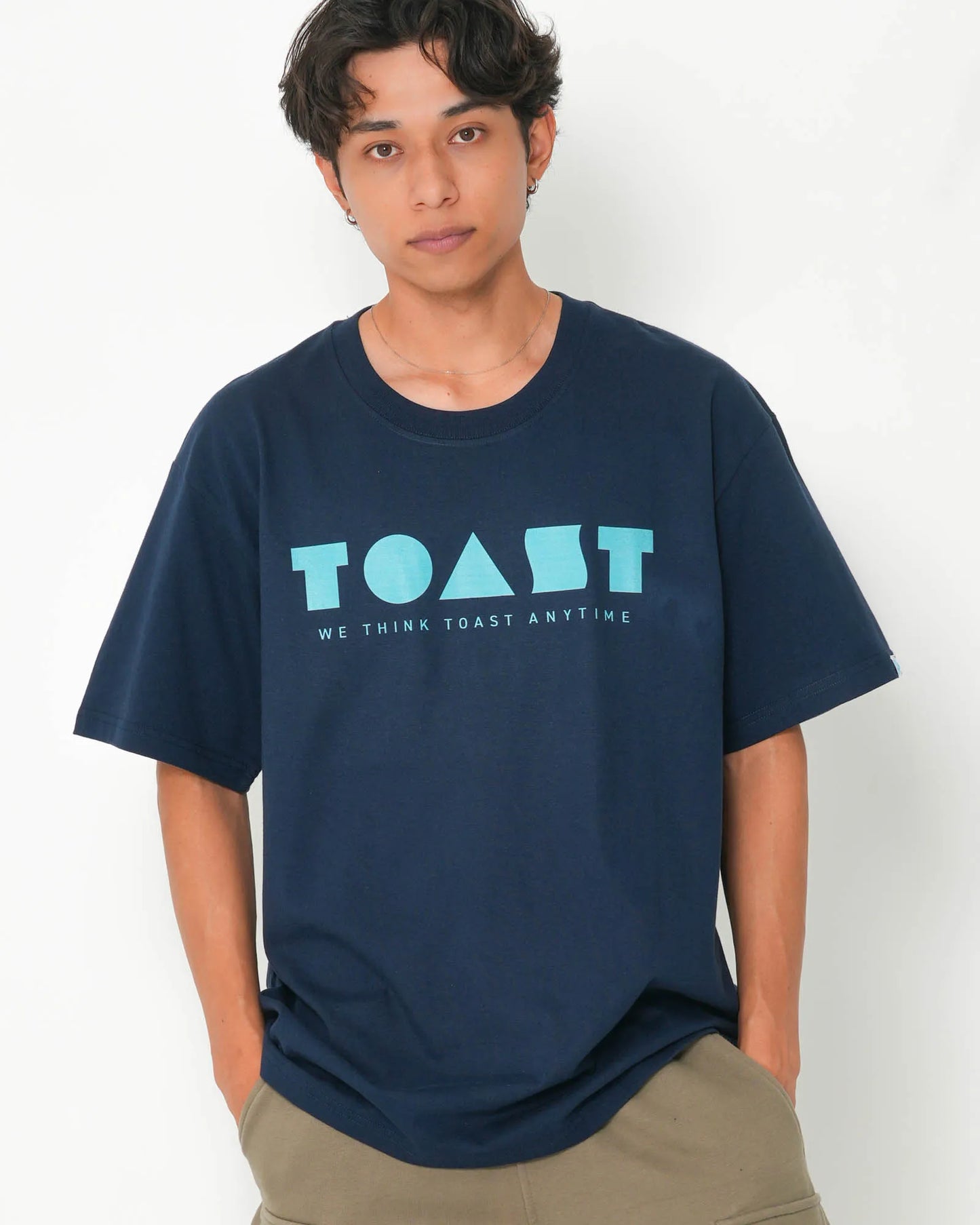 TOAST LOGO T-SHIRT NAVY